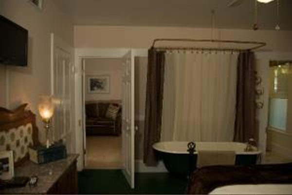 DEER CREEK INN (Grass Valley)